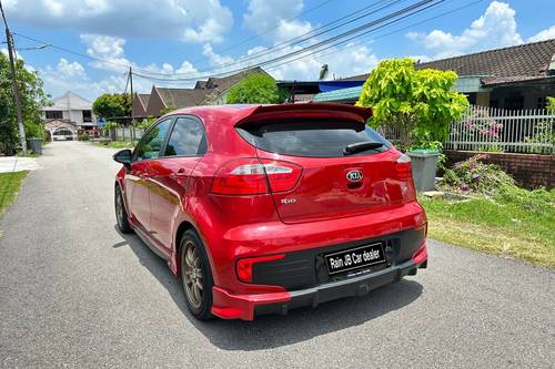 Terpakai 2015 Kia Rio 1.4 fullspec untuk Dijual